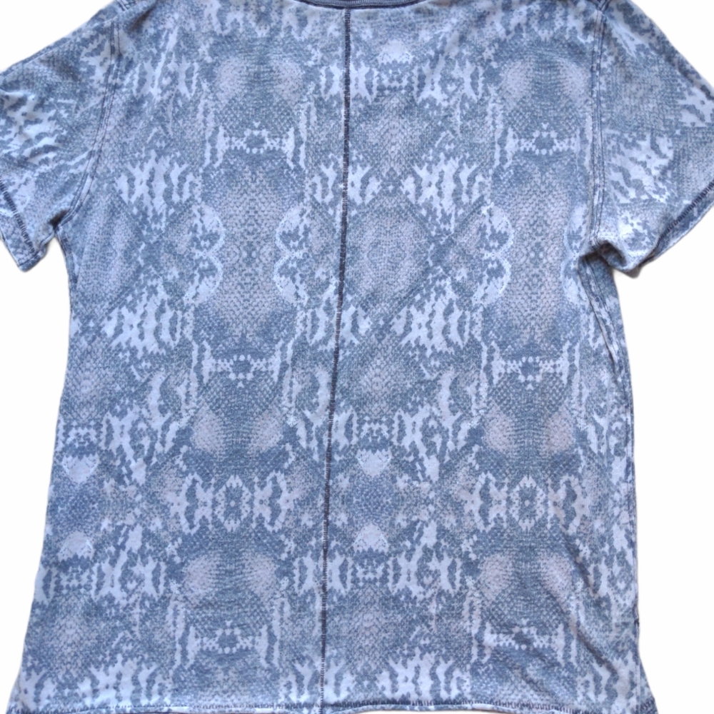 Free People Snake Print Tee-Shirt Size Extra Small - Picture 4 of 4